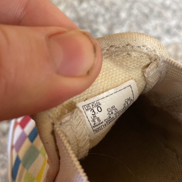 Vans Low Top “Rainbow Checkered” / Size 3 Kids / 500714 - Picture 11 of 11